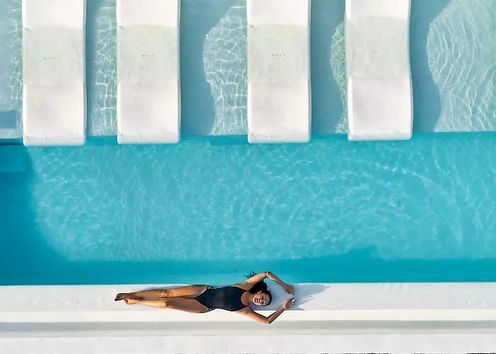 Canaves - Small Luxury Of The World